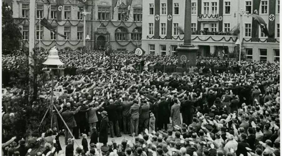 Marktplatz Demonstraion 010538 (1).jpg